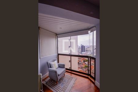Apartamento à venda com 250m², 3 quartos e 4 vagas Apartamento à venda com 250m², 3 quartos e 4 vagasVaranda