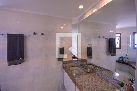 Apartamento à venda com 250m², 3 quartos e 4 vagas Apartamento à venda com 250m², 3 quartos e 4 vagasSuite Quarto 3