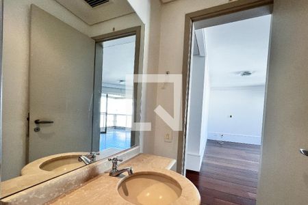Lavabo de apartamento para alugar com 4 quartos, 193m² em Indianópolis, São Paulo