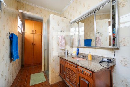 Casa à venda com 242m², 3 quartos e 6 vagas Casa à venda com 242m², 3 quartos e 6 vagasBanheiro da suíte