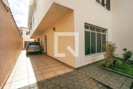 Casa à venda com 242m², 3 quartos e 6 vagas Casa à venda com 242m², 3 quartos e 6 vagasGaragem