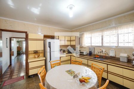 Casa à venda com 242m², 3 quartos e 6 vagas Casa à venda com 242m², 3 quartos e 6 vagasCozinha
