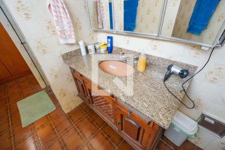 Casa à venda com 242m², 3 quartos e 6 vagas Casa à venda com 242m², 3 quartos e 6 vagasPia