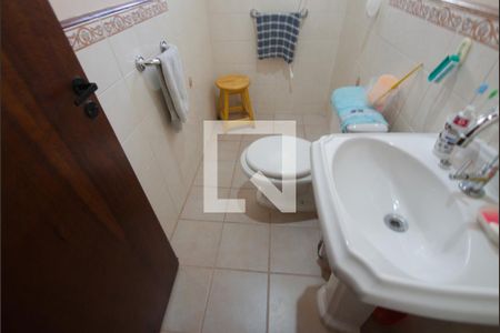Casa à venda com 104m², 3 quartos e 2 vagasBanheiro
