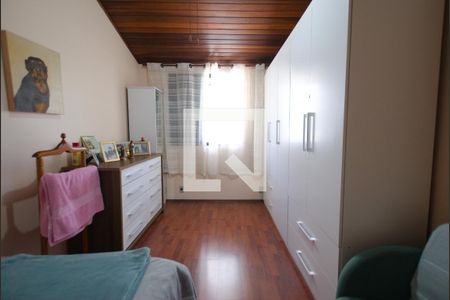 Casa à venda com 104m², 3 quartos e 2 vagasQuarto 3