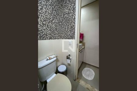 Apartamento à venda com 52m², 2 quartos e 1 vaga Apartamento à venda com 52m², 2 quartos e 1 vagaBanheiro