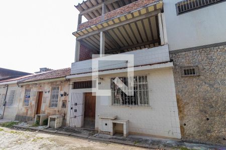 Casa à venda com 60m², 2 quartos e sem vaga Casa à venda com 60m², 2 quartos e sem vagaFachada