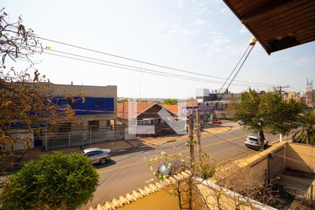 Casa à venda com 358m², 4 quartos e 3 vagas Casa à venda com 358m², 4 quartos e 3 vagasVista da Sacada da Salas Íntimas