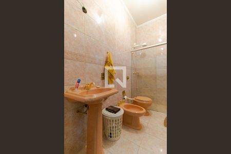 Casa à venda com 358m², 4 quartos e 3 vagas Casa à venda com 358m², 4 quartos e 3 vagasBanheiro da Suíte 02