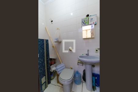 Casa à venda com 358m², 4 quartos e 3 vagas Casa à venda com 358m², 4 quartos e 3 vagasBanheiro de de Serviço