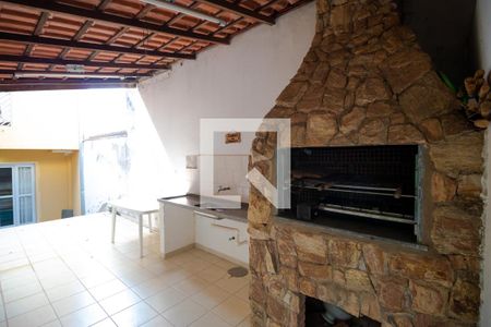 Casa à venda com 358m², 4 quartos e 3 vagas Casa à venda com 358m², 4 quartos e 3 vagasChurrasqueira