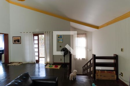 Casa à venda com 358m², 4 quartos e 3 vagas Casa à venda com 358m², 4 quartos e 3 vagasSalas Íntimas