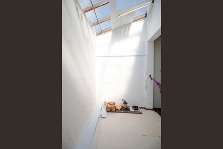 Casa à venda com 358m², 4 quartos e 3 vagas Casa à venda com 358m², 4 quartos e 3 vagasSalas Íntimas