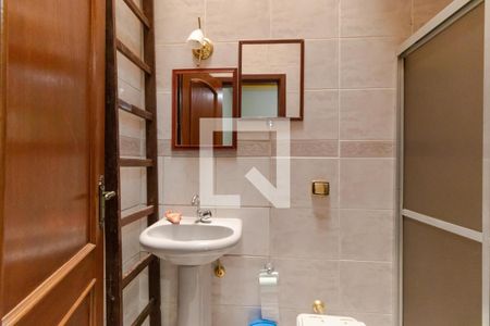 Casa à venda com 358m², 4 quartos e 3 vagas Casa à venda com 358m², 4 quartos e 3 vagasBanheiro da Suíte 04