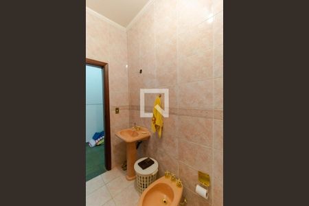 Casa à venda com 358m², 4 quartos e 3 vagas Casa à venda com 358m², 4 quartos e 3 vagasBanheiro da Suíte 02