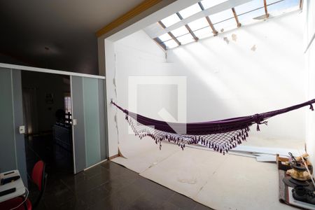 Casa à venda com 358m², 4 quartos e 3 vagas Casa à venda com 358m², 4 quartos e 3 vagasSalas Íntimas