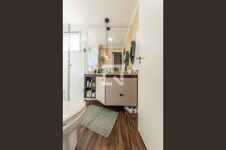 Apartamento à venda com 94m², 2 quartos e 2 vagas Apartamento à venda com 94m², 2 quartos e 2 vagasBanheiro da Suíte