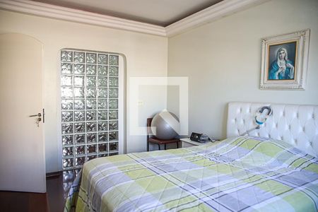 Casa à venda com 298m², 4 quartos e 3 vagasQuarto 2