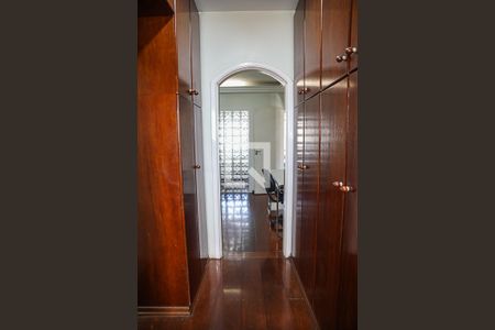 Casa à venda com 298m², 4 quartos e 3 vagasCloset da suíte