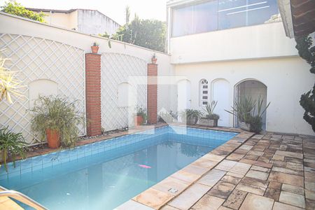 Casa à venda com 298m², 4 quartos e 3 vagasPiscina