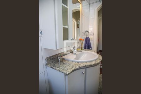 Casa à venda com 298m², 4 quartos e 3 vagasBanheiro 3