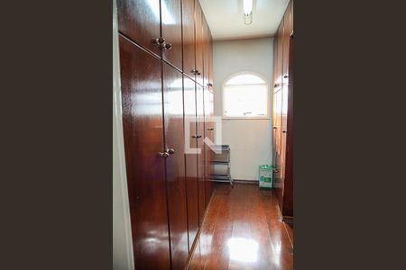 Casa à venda com 298m², 4 quartos e 3 vagasCloset da suíte