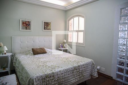 Casa à venda com 298m², 4 quartos e 3 vagasSuíte