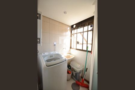 Apartamento à venda com 75m², 2 quartos e 1 vagaÁrea de Serviço