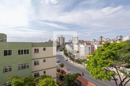 Vista da sala  de apartamento à venda com 2 quartos, 67m² em Heliópolis, Belo Horizonte
