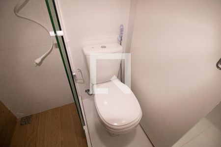 Banheiro de apartamento para alugar com 1 quarto, 28m² em Flamengo, Rio de Janeiro