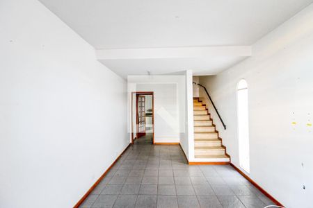 Sala de casa para alugar com 2 quartos, 120m² em Santo Amaro, São Paulo