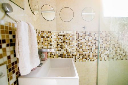 Casa à venda com 182m², 3 quartos e 3 vagas Casa à venda com 182m², 3 quartos e 3 vagasBanheiro do Quarto 1