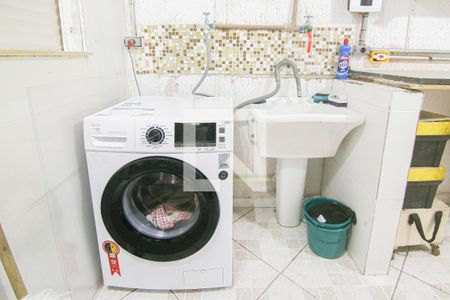 Casa à venda com 182m², 3 quartos e 3 vagas Casa à venda com 182m², 3 quartos e 3 vagasLavanderia