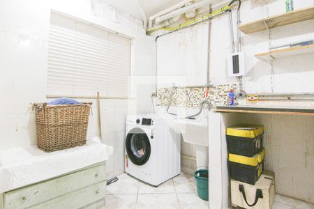 Casa à venda com 182m², 3 quartos e 3 vagas Casa à venda com 182m², 3 quartos e 3 vagasLavanderia