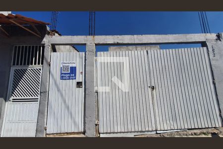Casa à venda com 48m², 2 quartos e sem vaga Casa à venda com 48m², 2 quartos e sem vagaFachada
