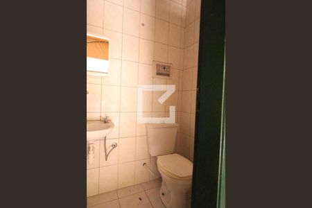 Casa à venda com 240m², 4 quartos e 4 vagasBanheiro de Serviço