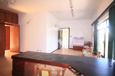 Casa à venda com 240m², 4 quartos e 4 vagasSala