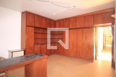 Casa à venda com 240m², 4 quartos e 4 vagasSala