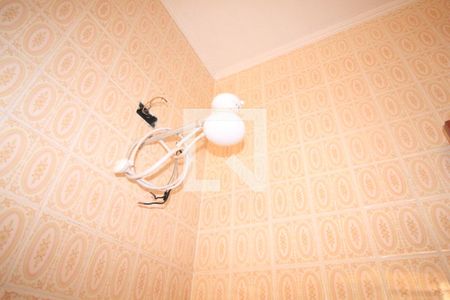 Casa à venda com 240m², 4 quartos e 4 vagasBanheiro 2