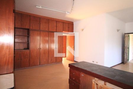 Casa à venda com 240m², 4 quartos e 4 vagasSala