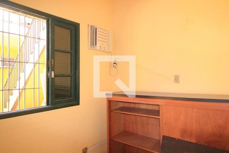 Casa à venda com 240m², 4 quartos e 4 vagasQuarto de Serviço