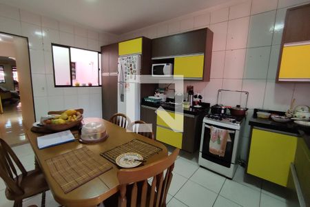 Casa à venda com 127m², 3 quartos e 3 vagas Casa à venda com 127m², 3 quartos e 3 vagasCozinha