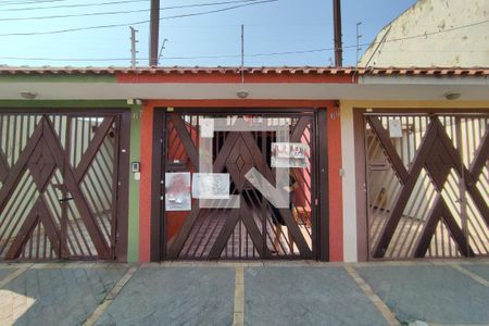 Casa à venda com 127m², 3 quartos e 3 vagas Casa à venda com 127m², 3 quartos e 3 vagasFachada