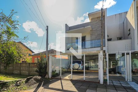 Casa à venda com 145m², 3 quartos e 3 vagas Casa à venda com 145m², 3 quartos e 3 vagasFachada