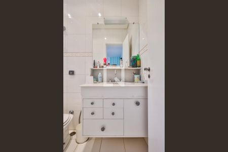 Casa à venda com 380m², 4 quartos e 3 vagasBanheiro da Suíte 2