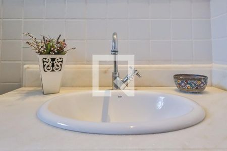 Casa à venda com 380m², 4 quartos e 3 vagasBanheiro da Suíte 1