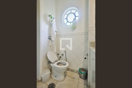 Casa à venda com 380m², 4 quartos e 3 vagasBanheiro da Suíte 4