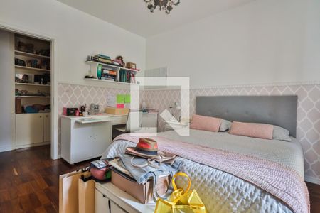 Casa à venda com 380m², 4 quartos e 3 vagasSuíte 3