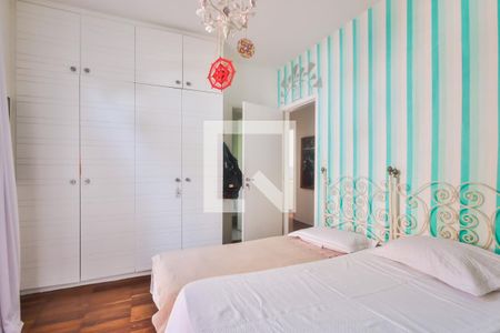 Casa à venda com 380m², 4 quartos e 3 vagasSuíte 2