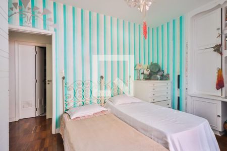 Casa à venda com 380m², 4 quartos e 3 vagasSuíte 2